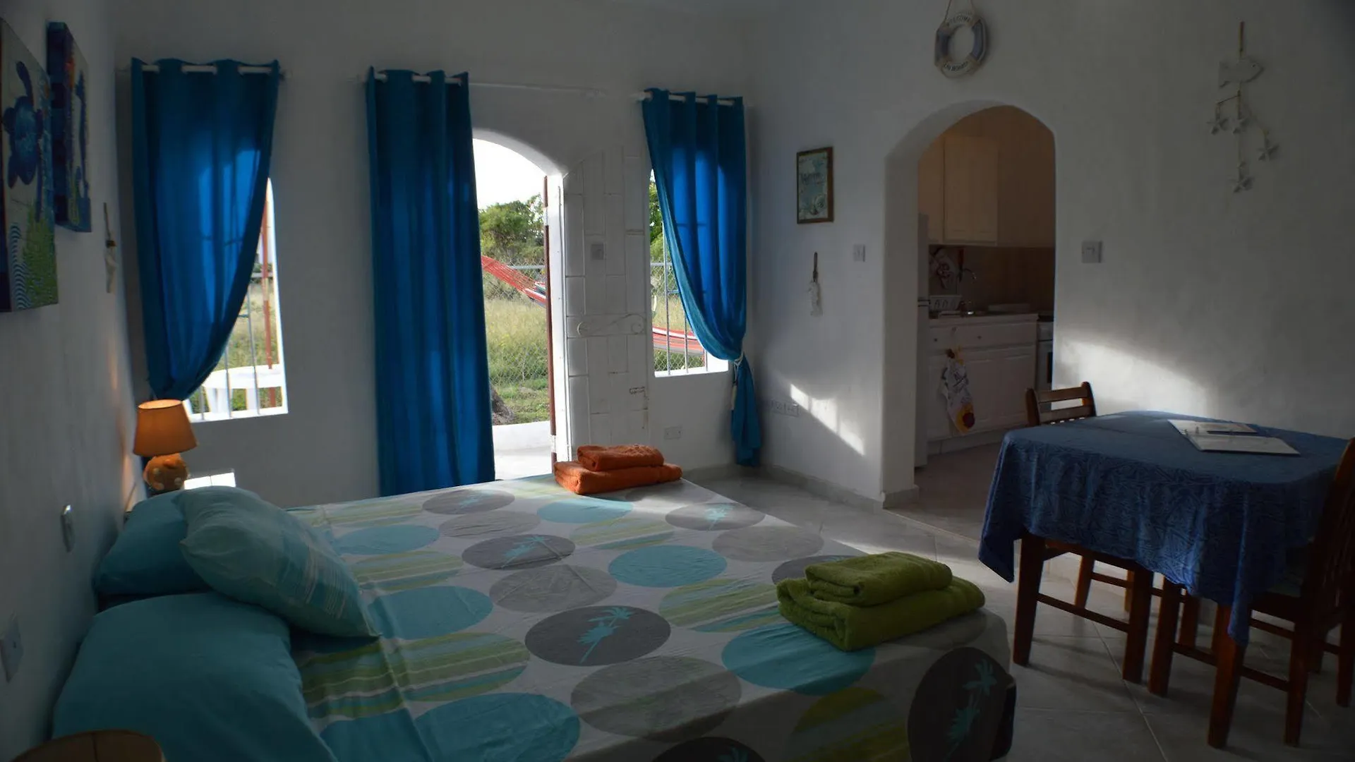 Two Palms Apartment - In Sweet Jewel Apartments Christ Church Barbados