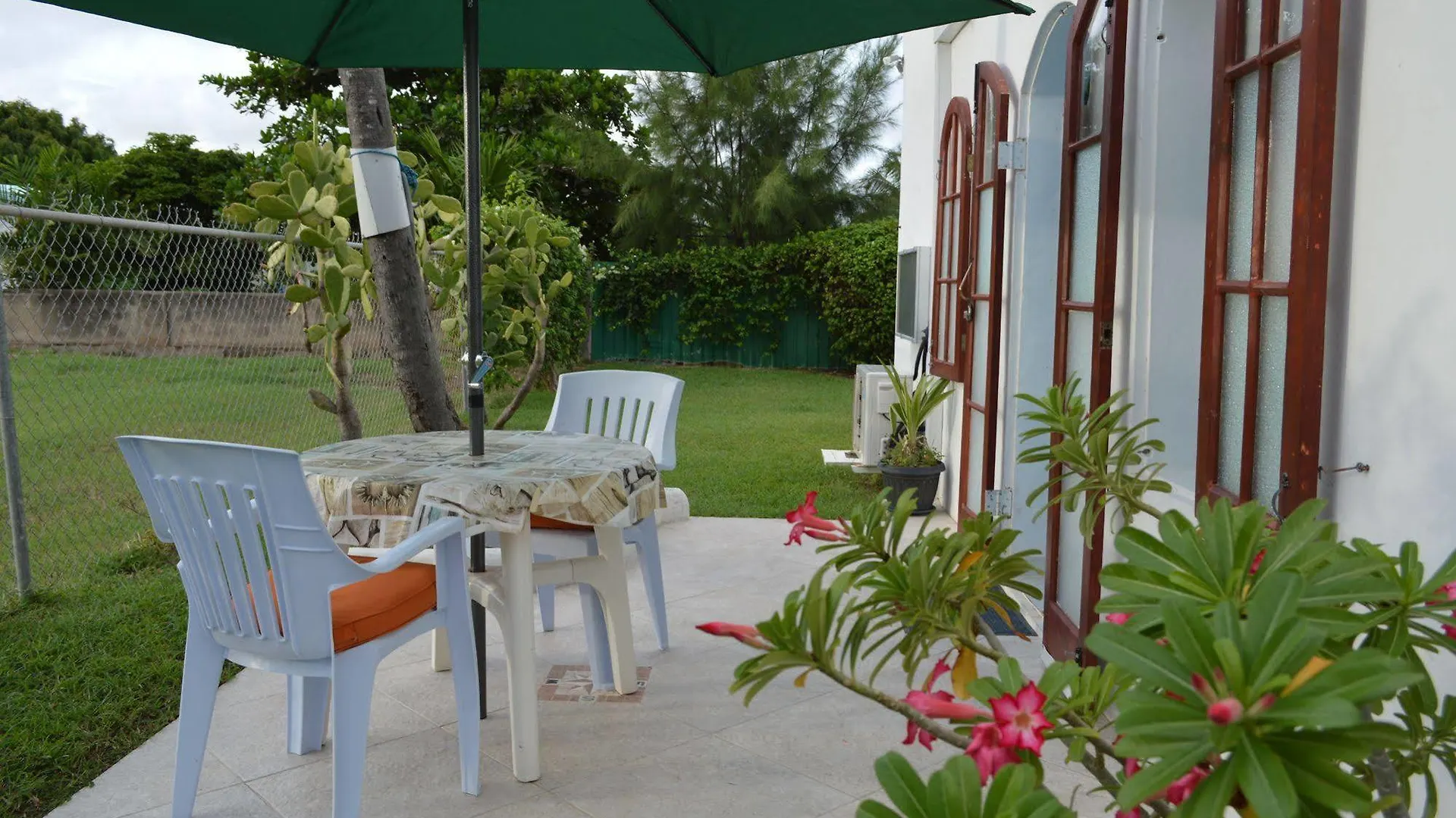 Two Palms Apartment - In Sweet Jewel Apartments Christ Church 0*,  Barbados