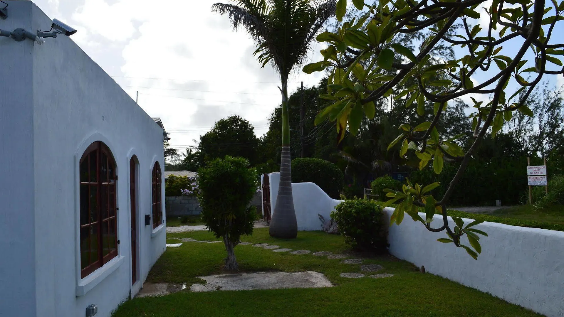 Two Palms Apartment - In Sweet Jewel Apartments Christ Church Barbados